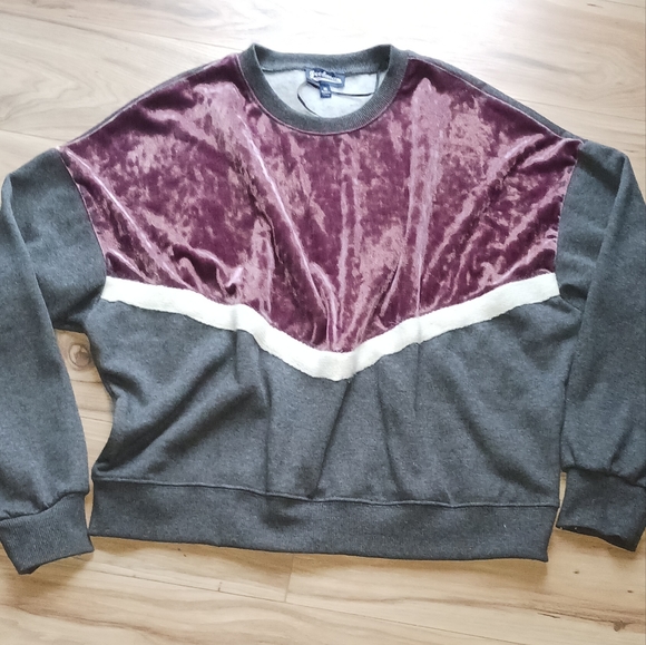 Sweater - Picture 2 of 3